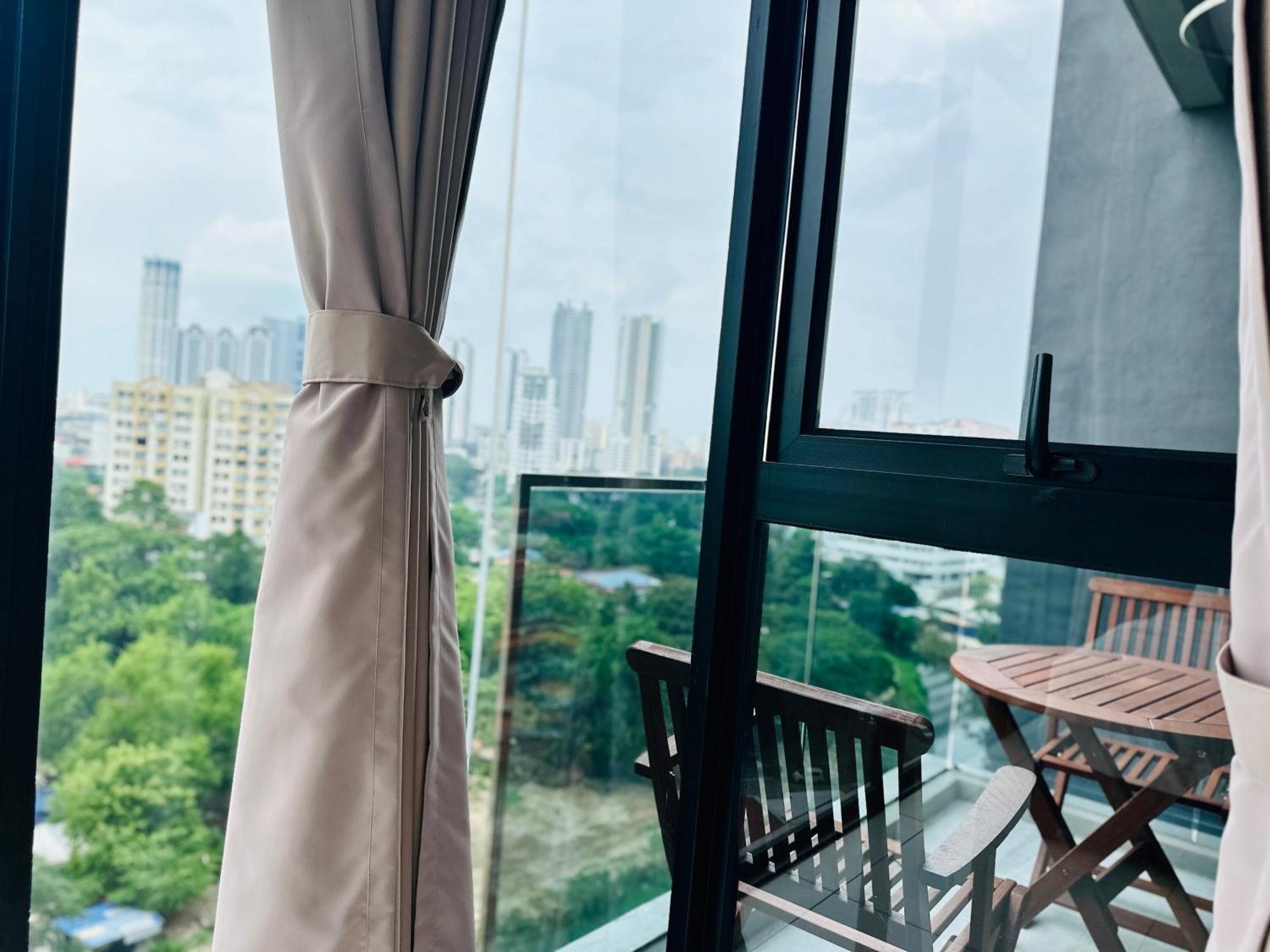 New Georgetown Instagramable 2Br Homestay For 10Pax 无敌美景两房民宿 Beacon Executive Suite Zewnętrze zdjęcie